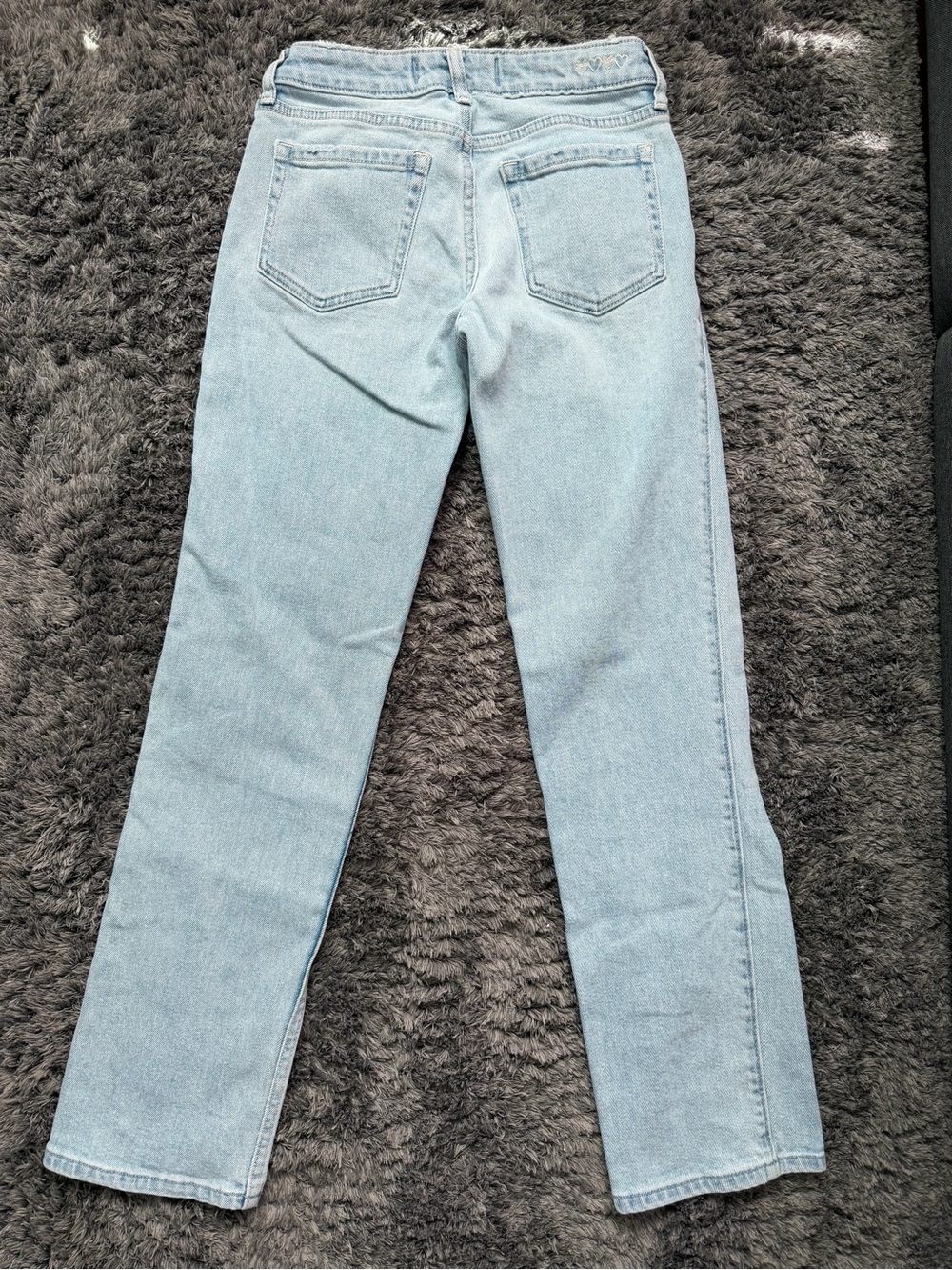Hollister Low-Rise Light Wash Straight Leg Jeans - With Heart Designs - Picture 4 of 5